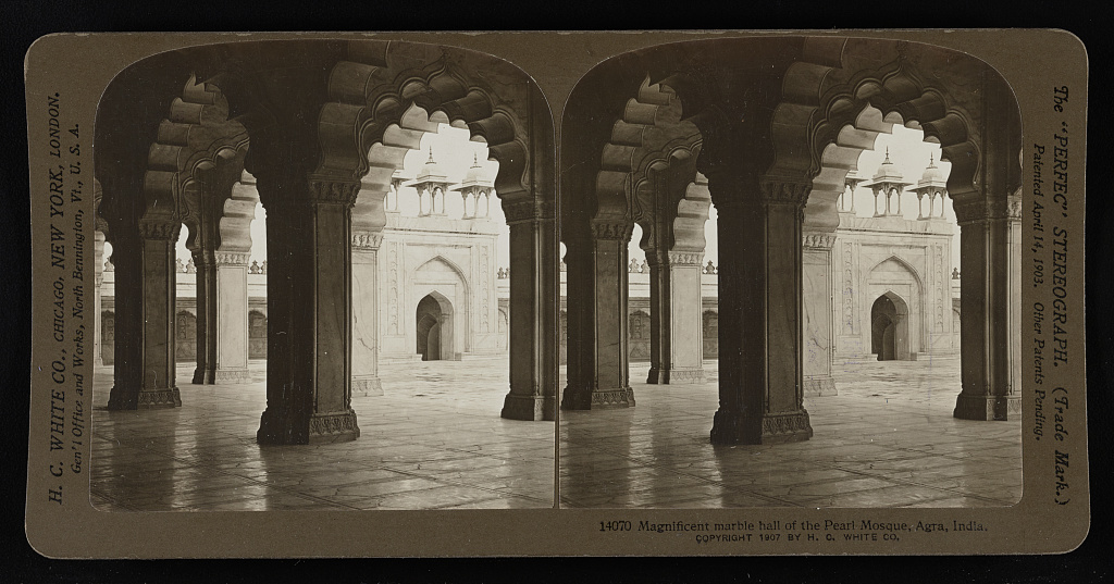 Magnificent marble hall of the Pearl Masjid, Agra, India