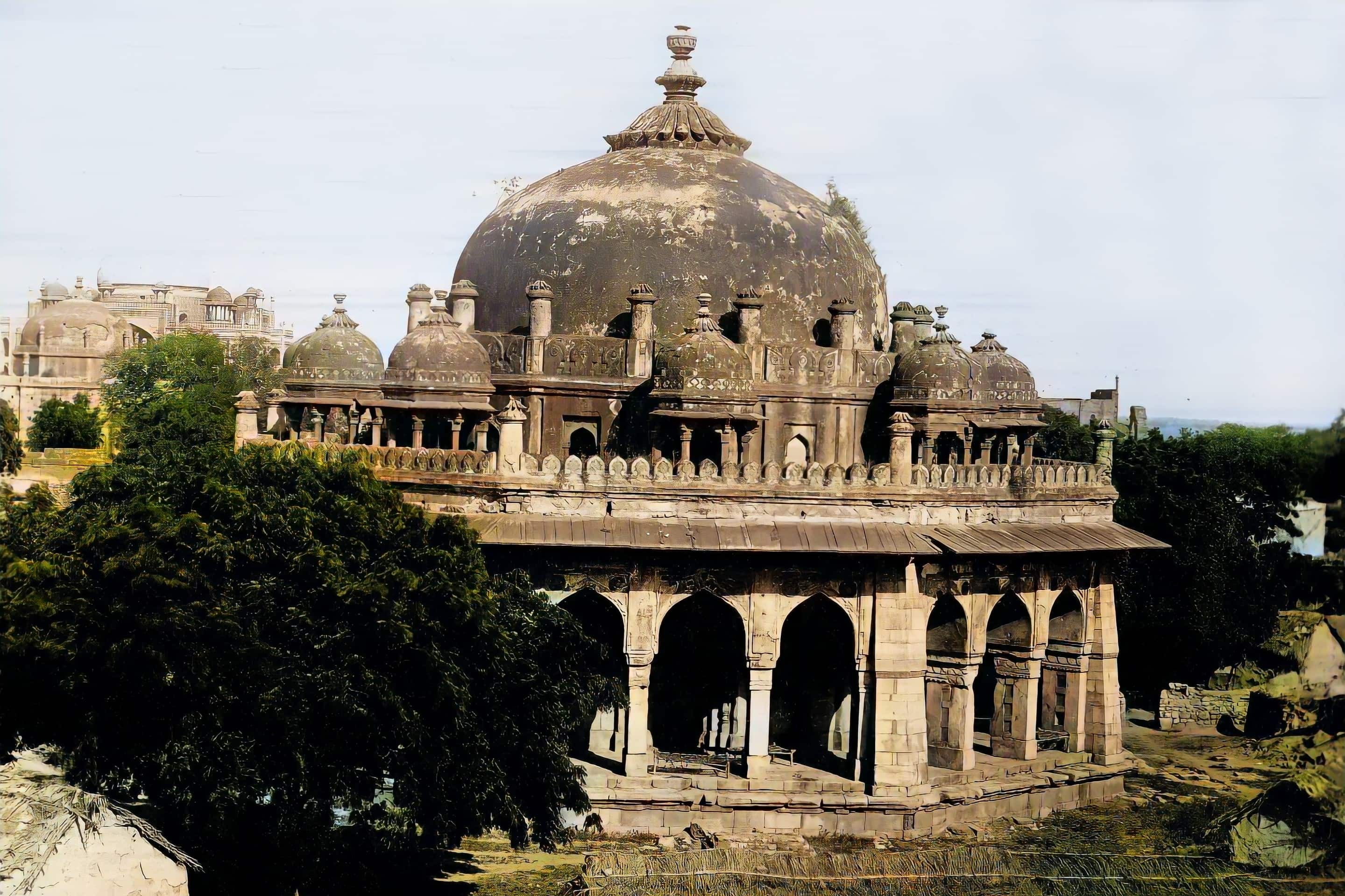 Early 19th century photograph of Isa Khan’s Tomb