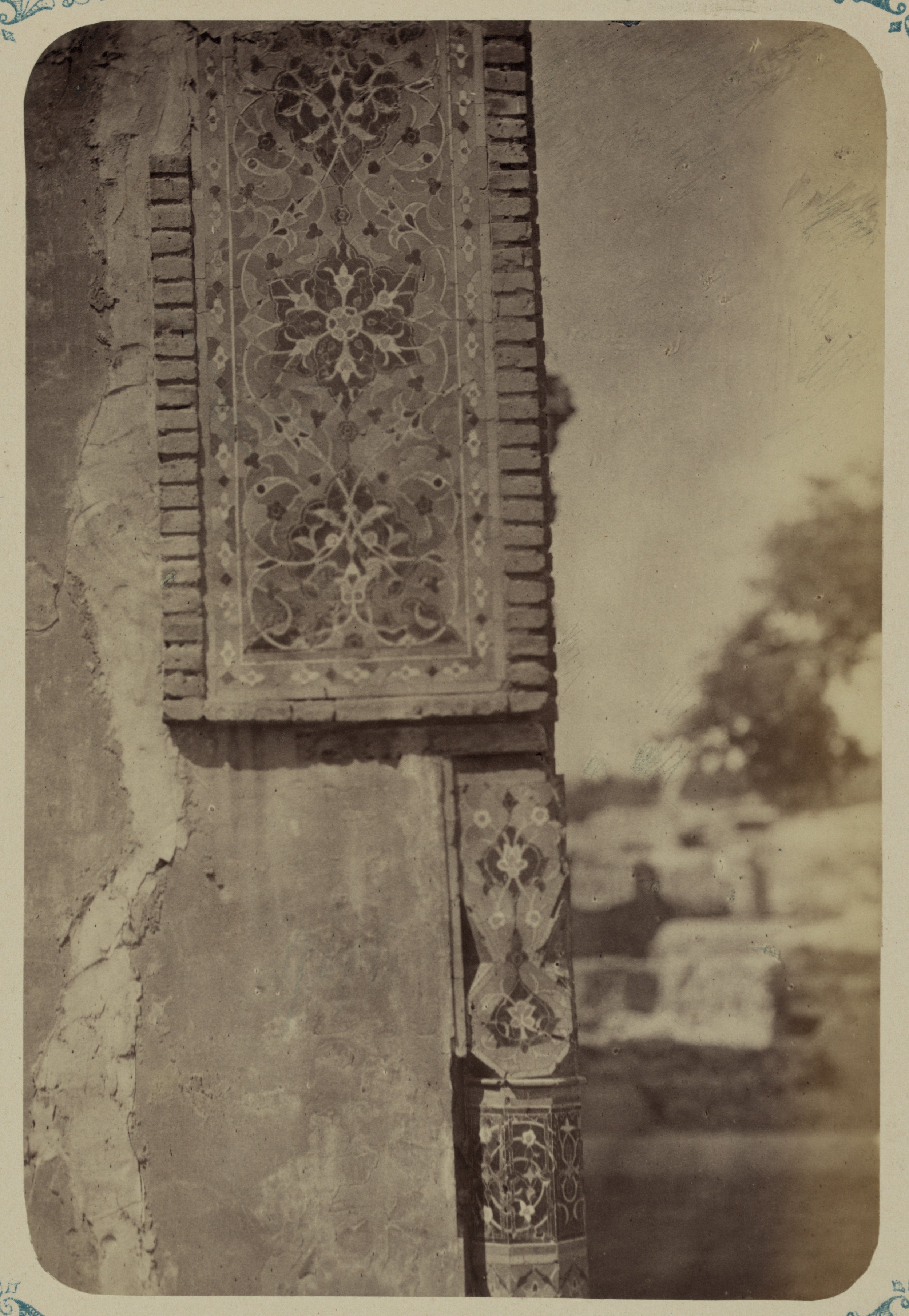 Samarkandskiia drevnosti. Mavzolei Emira Timura-Kuragana (Guremir [sic]). Kapitel' kolony [sic] i chast' otdielki na sievernom fasadie