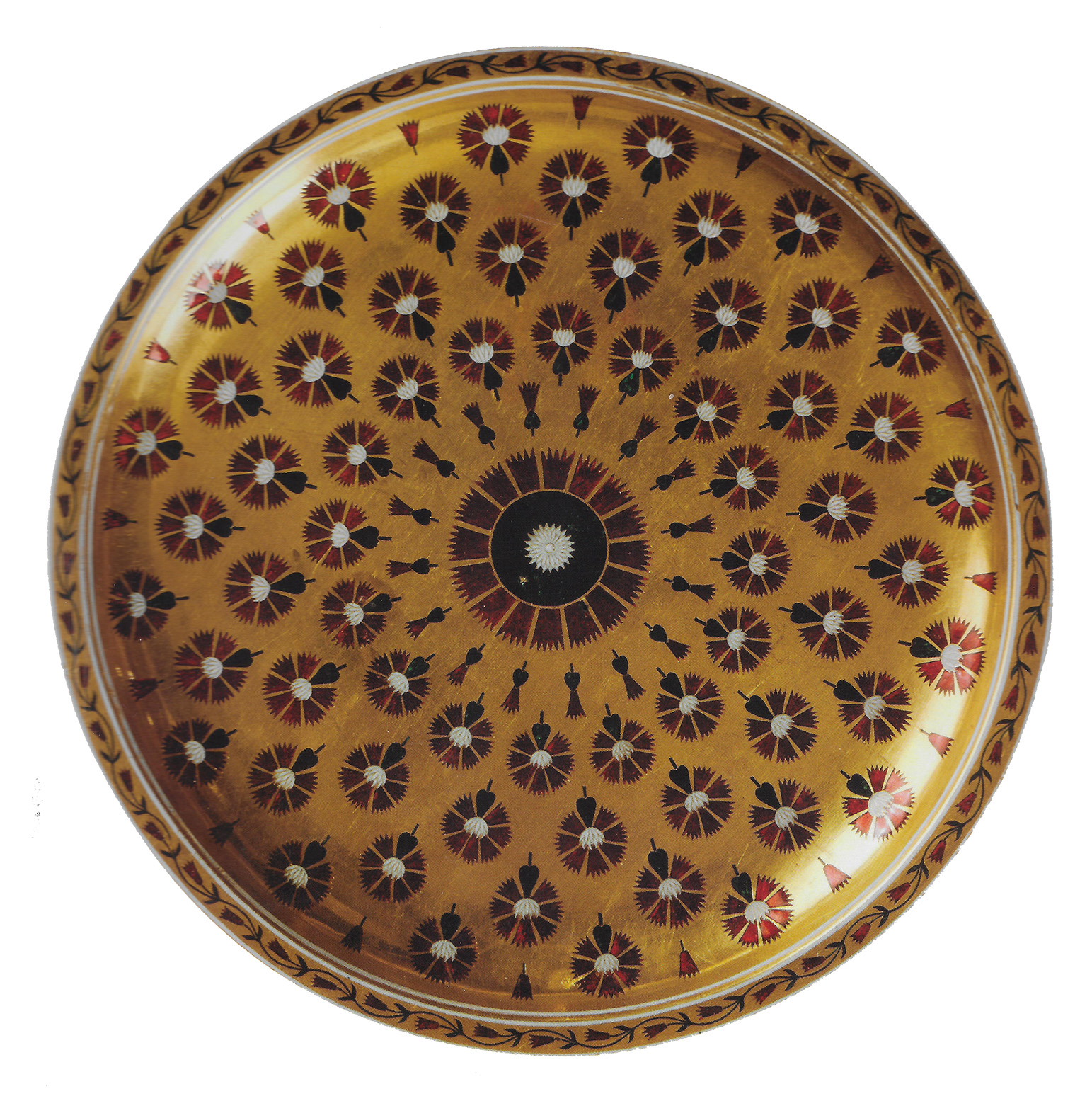 Dish | Gold, champleve and base taille enamel, Diameter 19.7 cm.