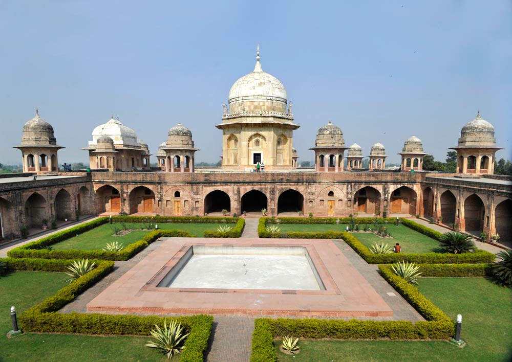 Tomb of Sheikh Chilli at Thanesar, India