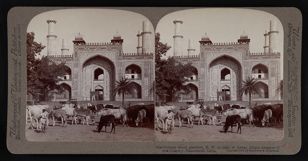 Marvelously inlaid gateway, n.w. to tomb of Akbar, Mogul emperor of 16th century, Sikandarah, India