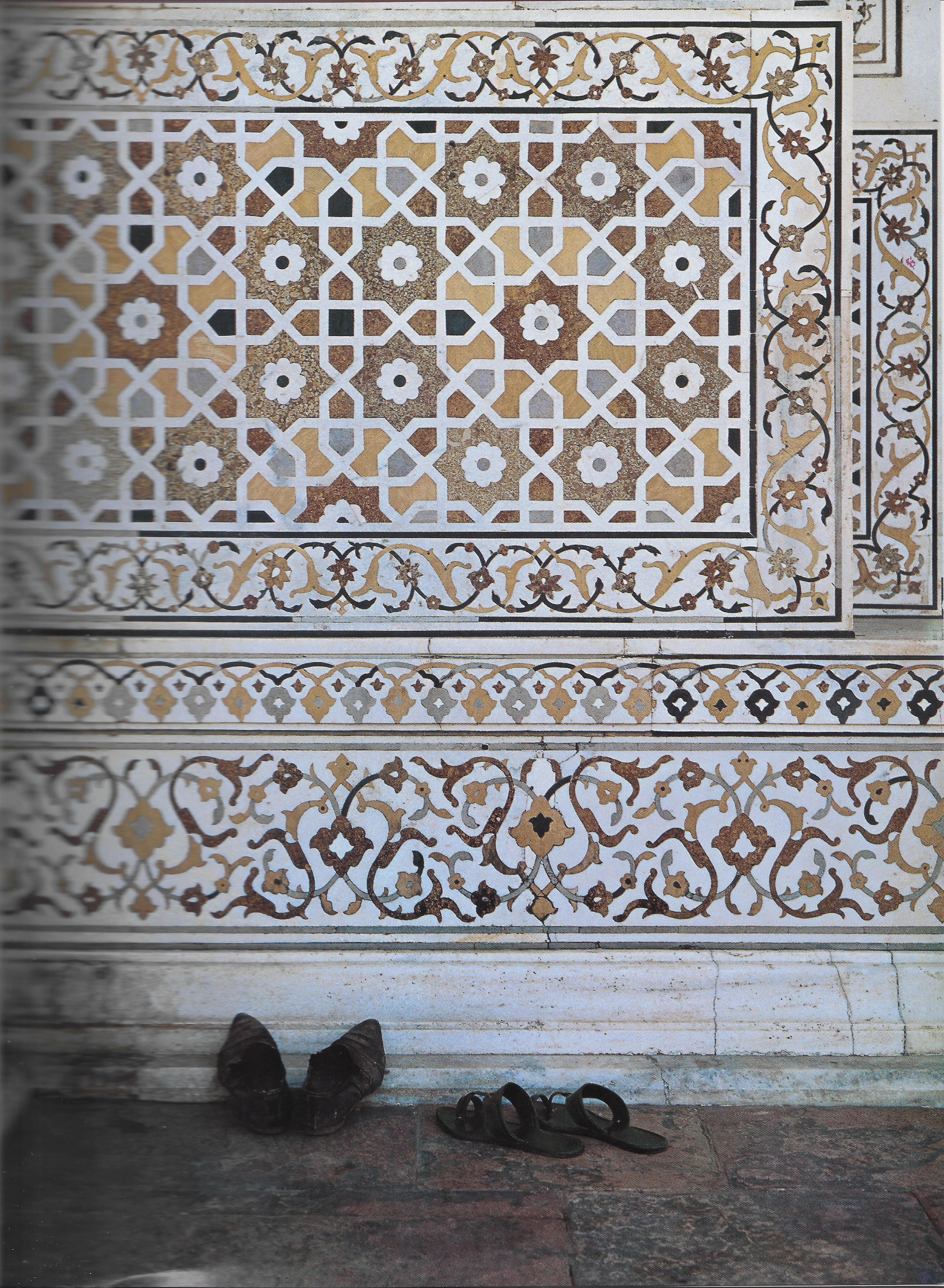 Inlay in white marble at the tomb of Itimad-ud-daulah, Agra