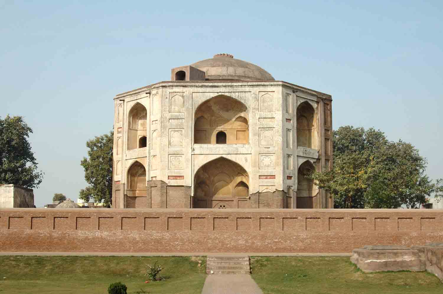 Tomb of Shamsher Khan, Batala