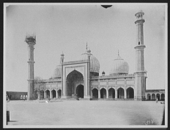 Delhi - Jumma Masjid, or Great Masjid - front view
