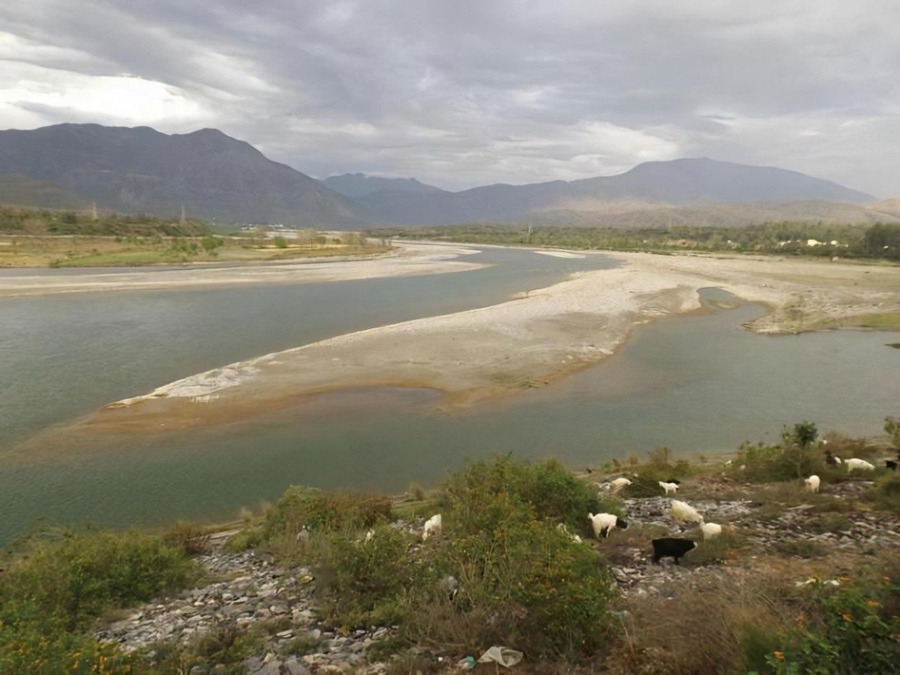 Scenery around Dak Pathar - Kalsi Pass